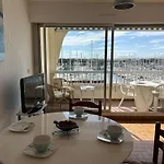 Appartement 4 Pers. Avec Parking A Port Camargue - Fr-1-250-324 *