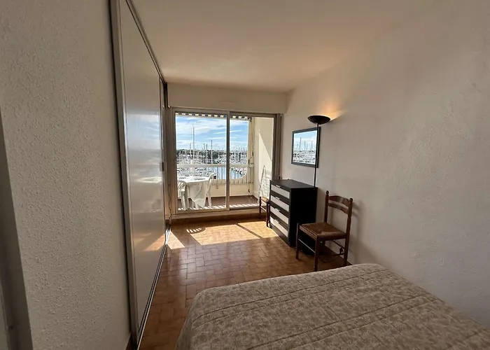 Apartamento 4 Pers. Avec Parking A Port Camargue - Fr-1-250-324 Le Grau-du-Roi